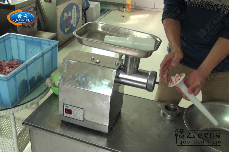 灌腸筒內塞肉片